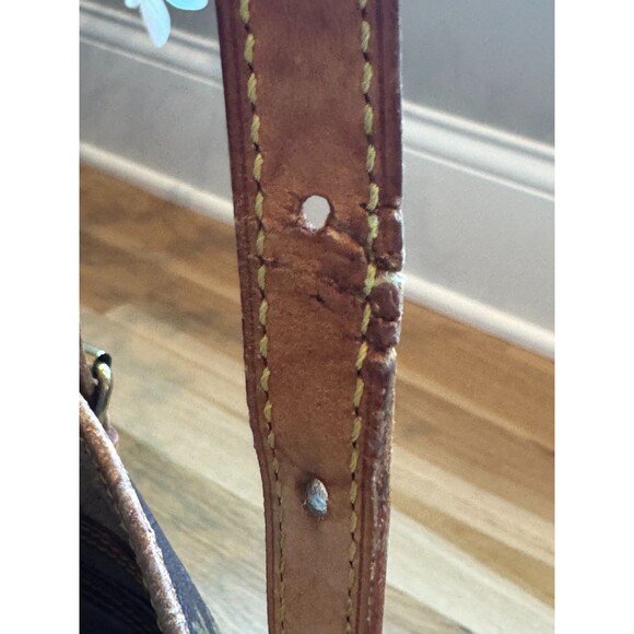 LOUIS VUITTON Petit Bucket PM Monogram Canvas (Inside deteriorated ) - Picture 7 of 16